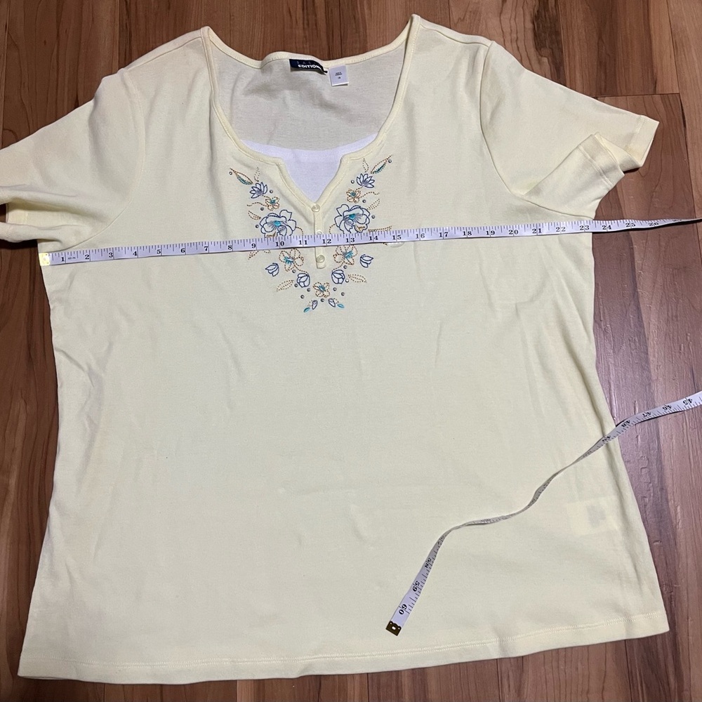 Basic Editions Yellow Floral Embroidered Top 1X Plus Size - Picture 8 of 9
